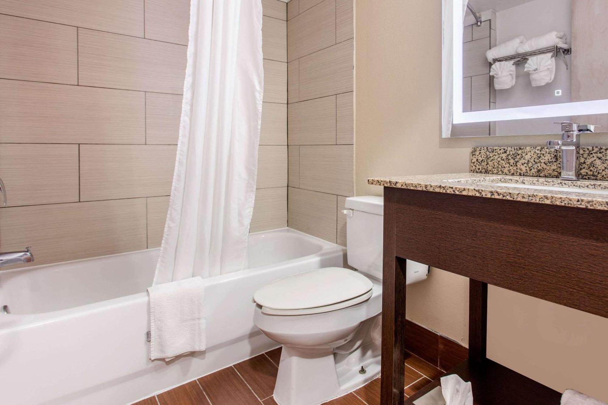 Quality Inn & Suites Myrtle Beach Near Outlets Dış mekan fotoğraf